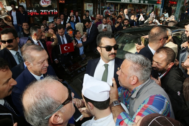 Cumhurbaşkanı Erdoğan, vatandaşlarla sohbet etti